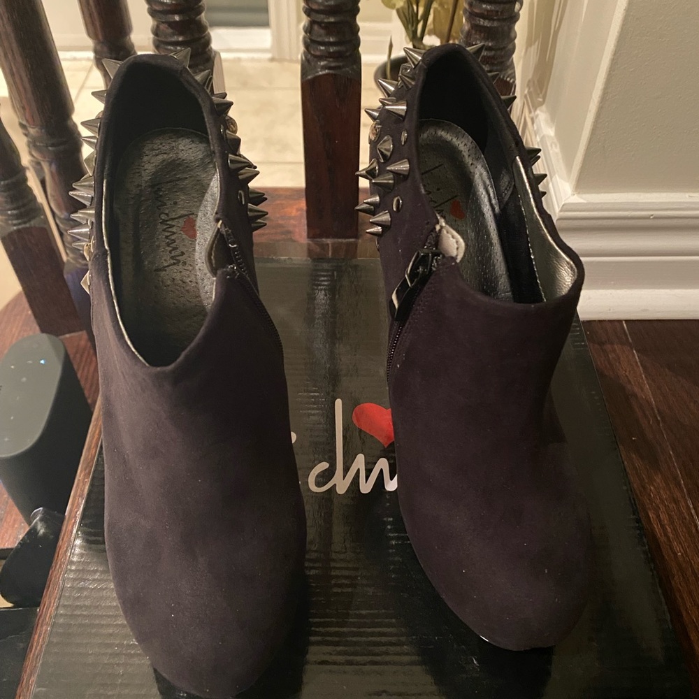 Brand new stylish hot booties